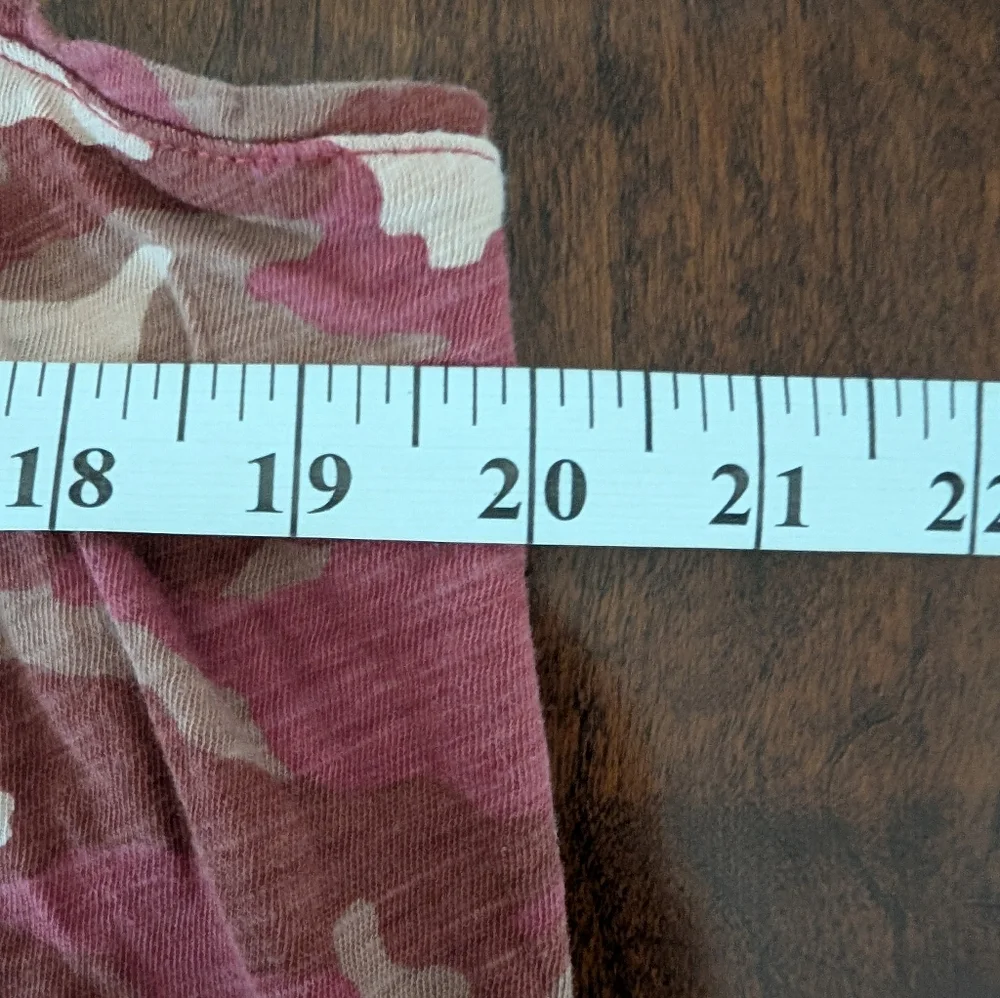 2/$10 NWOT Old Navy Everywear Slub Knit Camo Tank
